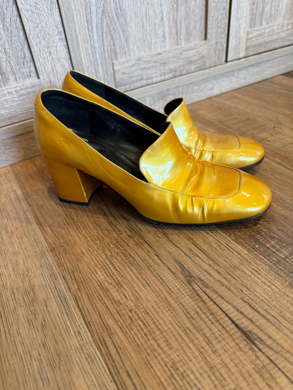 VS Vintage Yellow Patent Leather Chunky Heel Loafers Made in Italy Mod Retro 7